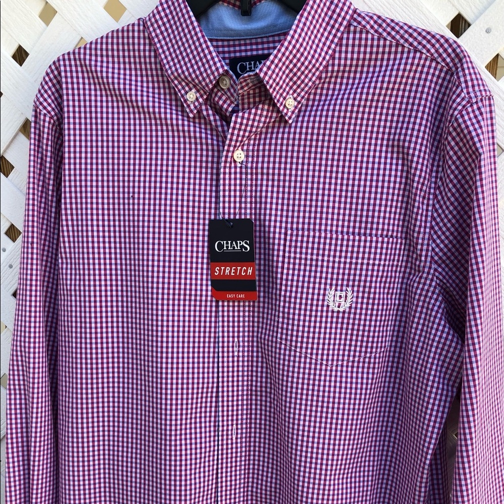 Brand New, NEVER BEEN WORN, Men’s long sleeve Chaps shirt. Pink/white color
